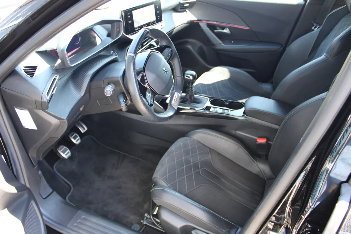 1.2 PureTech GT Pack Stoelverwarming | Adaptive Cruise Control | Navigatie | Focal HiFi | Android Auto/Apple Carplay