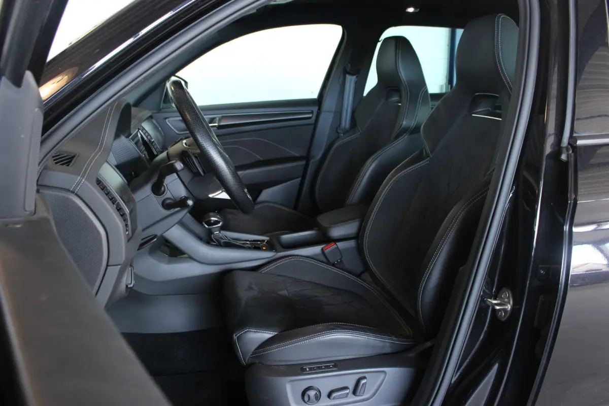 1.5 TSI Sportline Business Trekhaak | Pano | Virtual Cockpit | Adapt. Cruise | Stoel-/Stuurverw. | Carplay | Camera | Navi | Voorruitver. | 19" LMV | PDC V+A