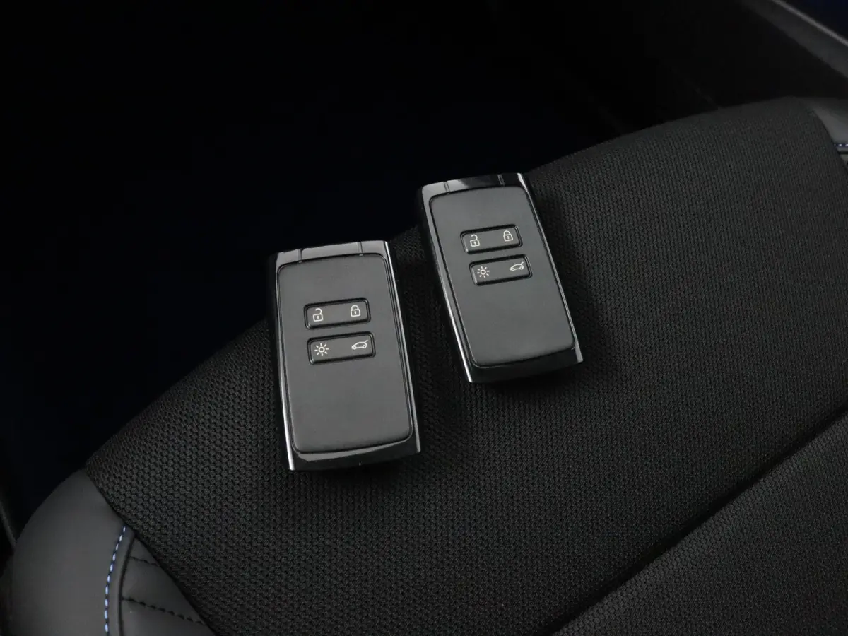 esprit Alpine 220 pk long range |  advanced driving assist & augmented vision | Harman Kardon | Panoramadak |