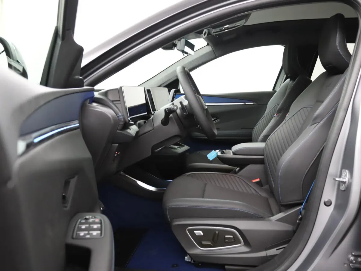 esprit Alpine 220 pk long range |  advanced driving assist & augmented vision | Harman Kardon | Panoramadak |