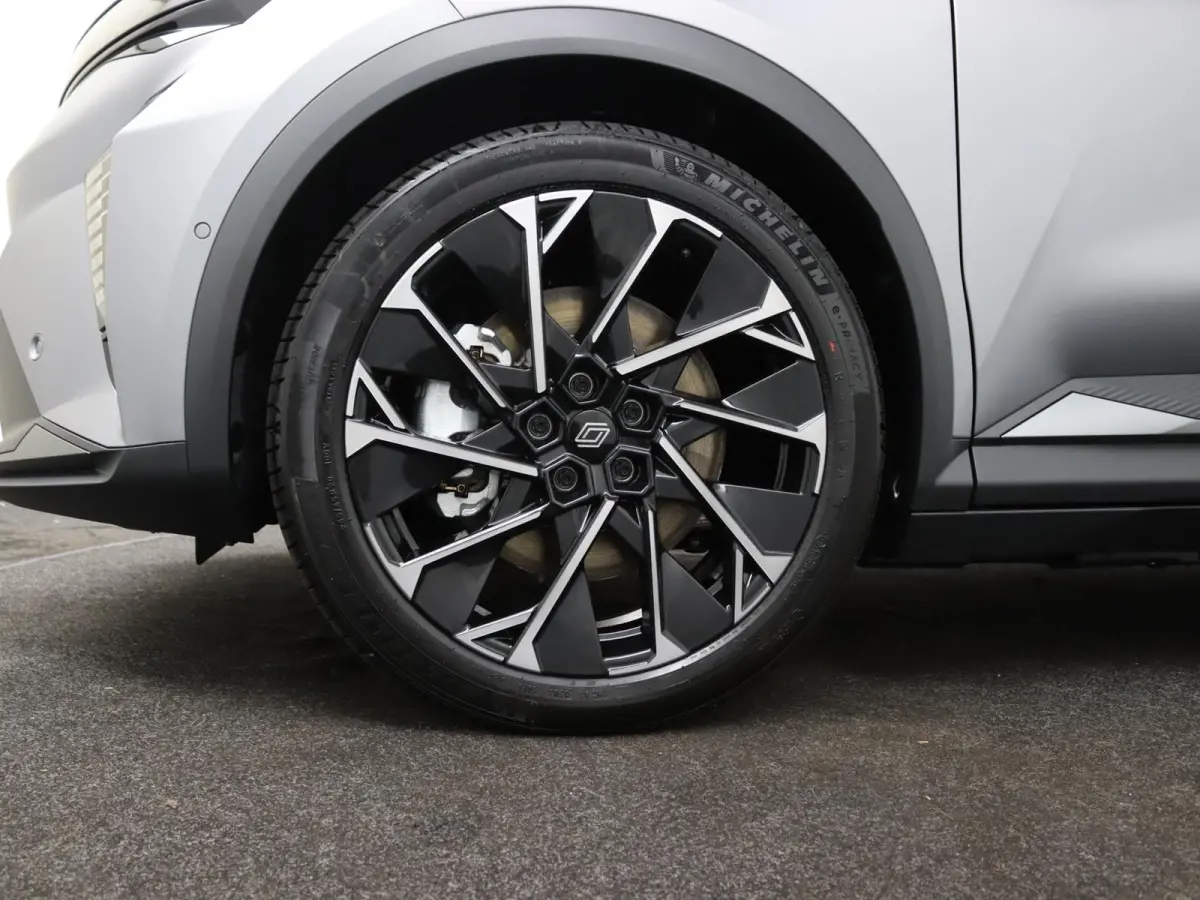 esprit Alpine 220 pk long range |  advanced driving assist & augmented vision | Harman Kardon | Panoramadak |