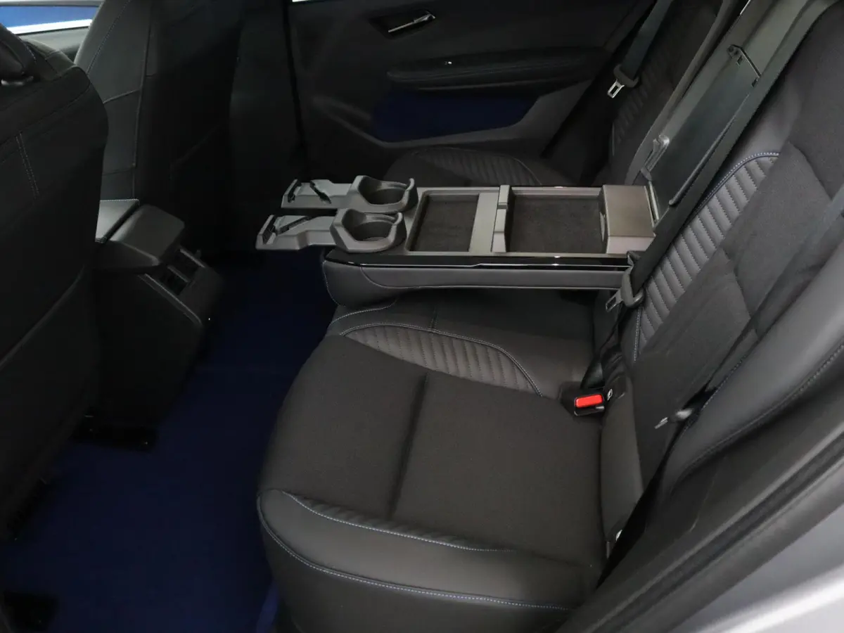 esprit Alpine 220 pk long range |  advanced driving assist & augmented vision | Harman Kardon | Panoramadak |