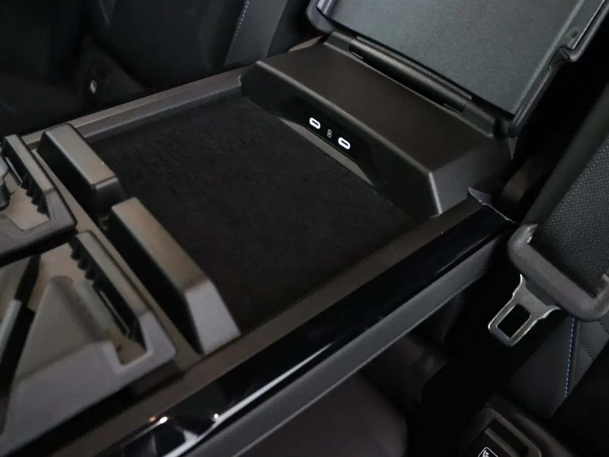 esprit Alpine 220 pk long range |  advanced driving assist & augmented vision | Harman Kardon | Panoramadak |