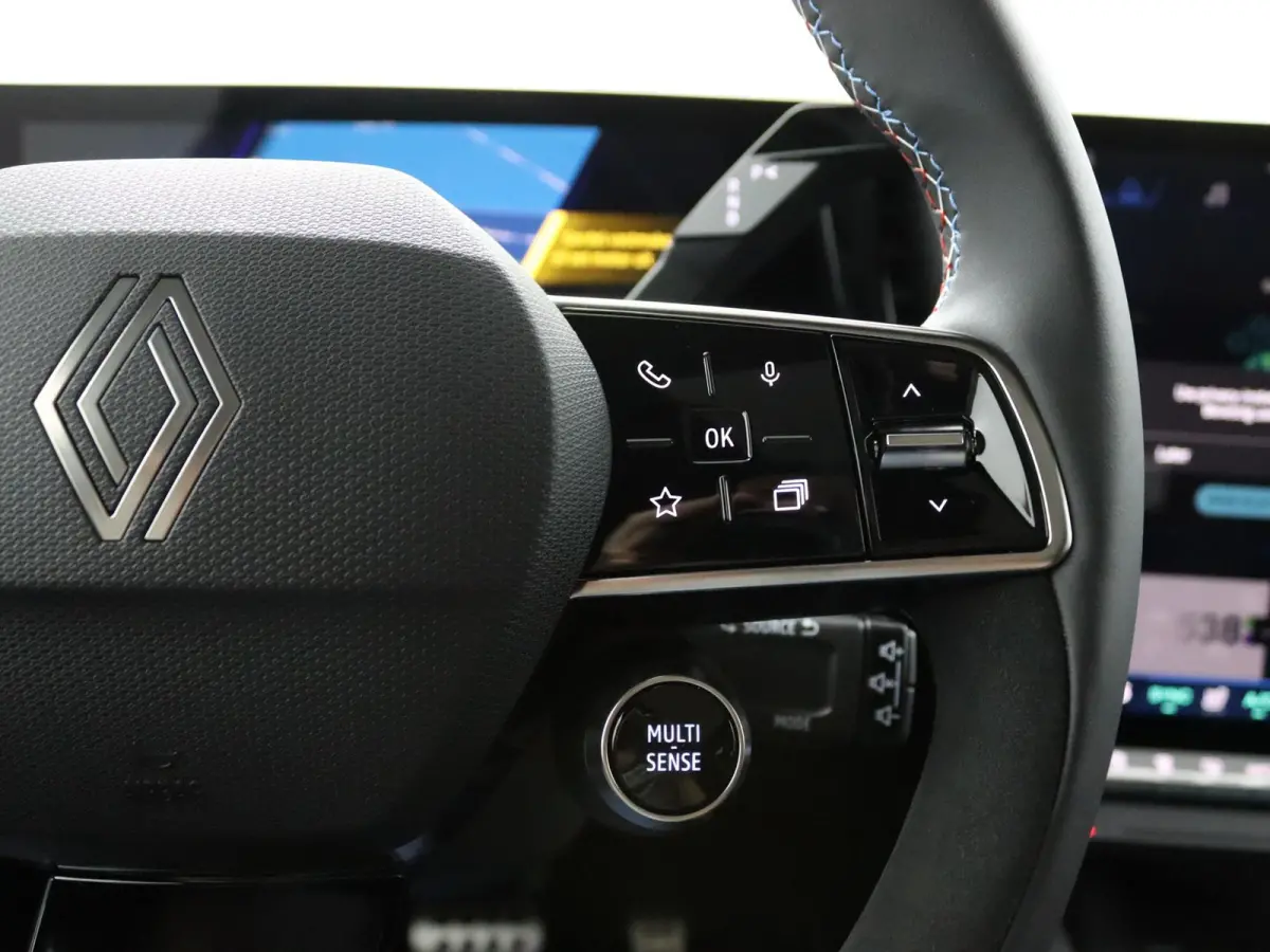 esprit Alpine 220 pk long range |  advanced driving assist & augmented vision | Harman Kardon | Panoramadak |