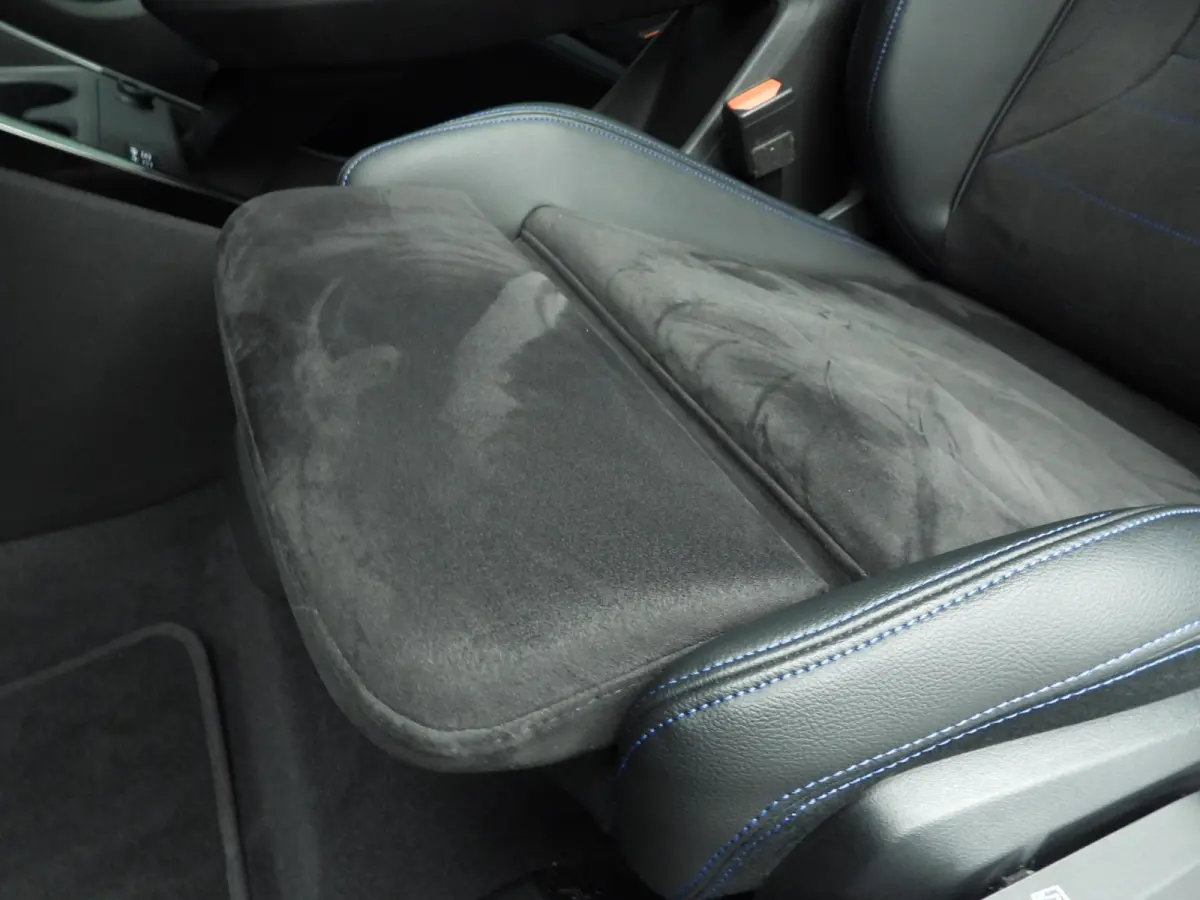 218i | M-Sportpakket | LED | Navigatie | Trekhaak | Panoramadak | Sportstoelen | DAB | Harman-kardon sound | Alu 18 inch