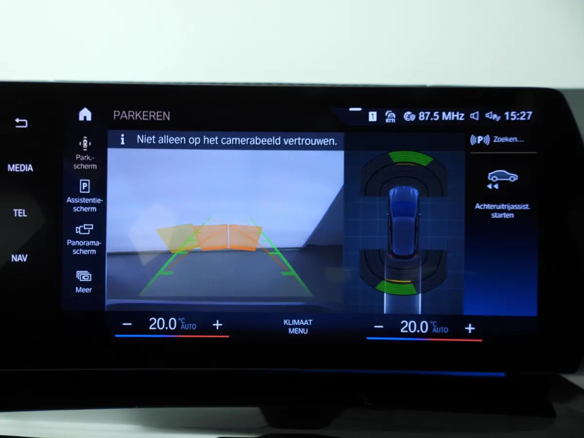 218i | M-Sportpakket | LED | Navigatie | Trekhaak | Panoramadak | Sportstoelen | DAB | Harman-kardon sound | Alu 18 inch