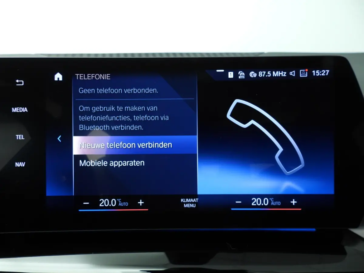 218i | M-Sportpakket | LED | Navigatie | Trekhaak | Panoramadak | Sportstoelen | DAB | Harman-kardon sound | Alu 18 inch