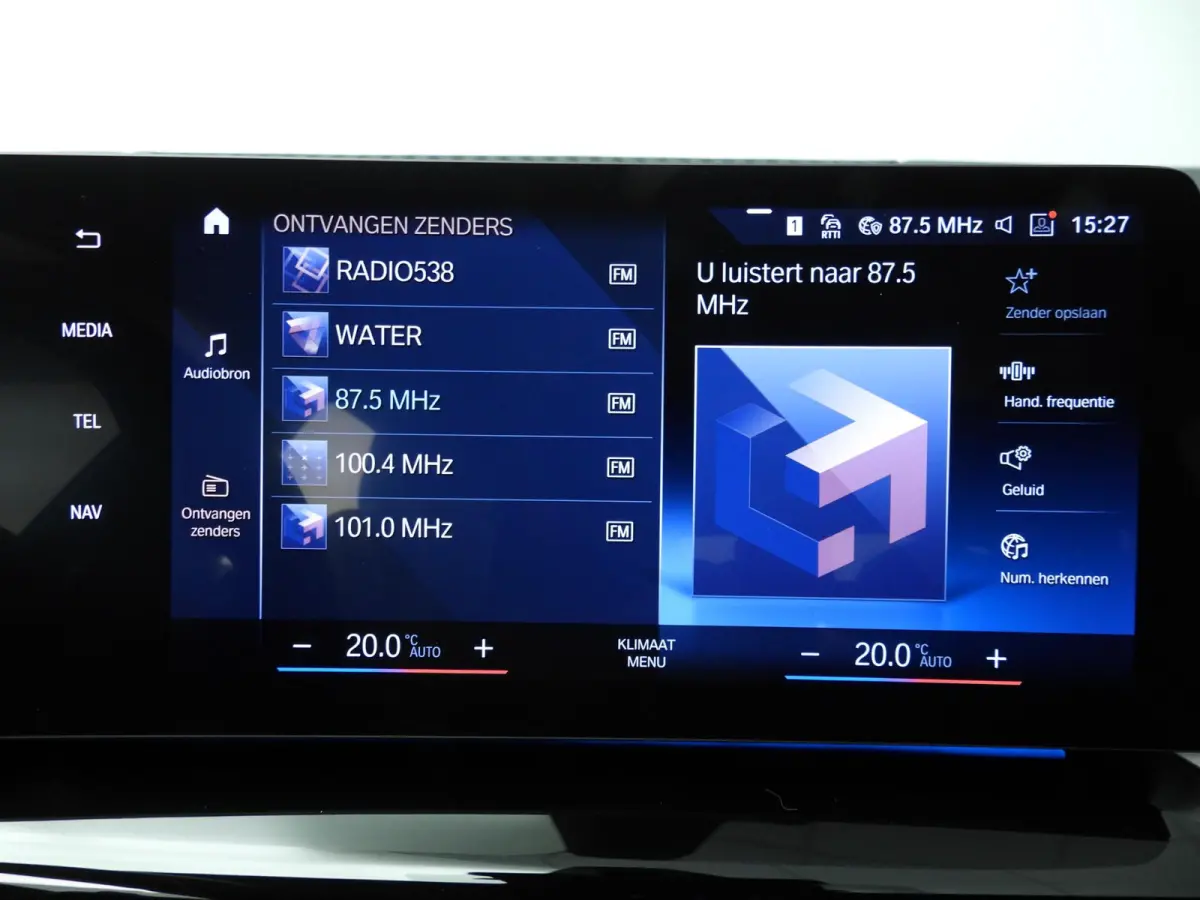 218i | M-Sportpakket | LED | Navigatie | Trekhaak | Panoramadak | Sportstoelen | DAB | Harman-kardon sound | Alu 18 inch