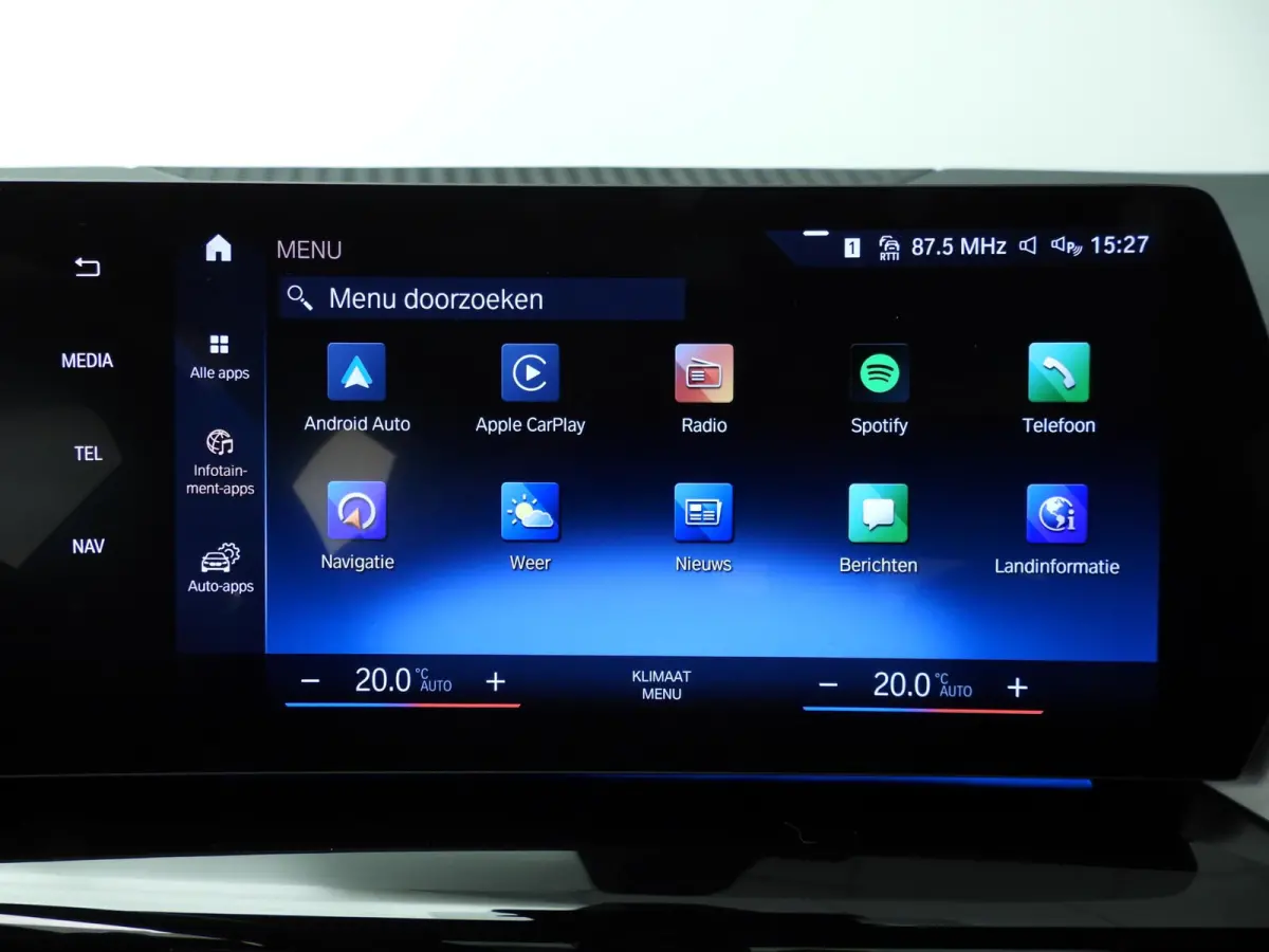 218i | M-Sportpakket | LED | Navigatie | Trekhaak | Panoramadak | Sportstoelen | DAB | Harman-kardon sound | Alu 18 inch