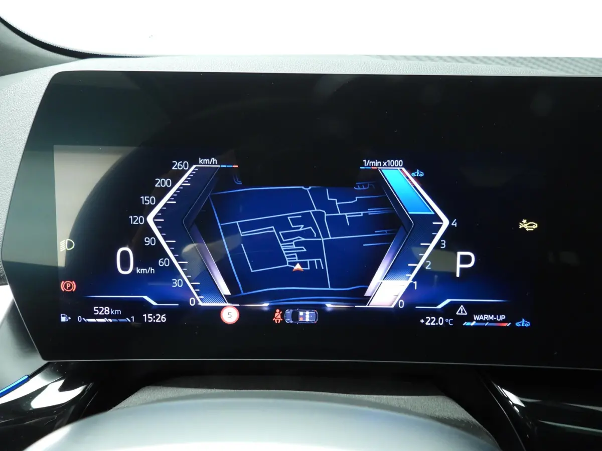 218i | M-Sportpakket | LED | Navigatie | Trekhaak | Panoramadak | Sportstoelen | DAB | Harman-kardon sound | Alu 18 inch