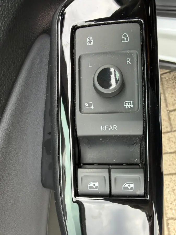 ID.5 Pro 77 kWh SOH 93.77%Dealer onderhouden/Eerste eigenaar/IQ Ligh