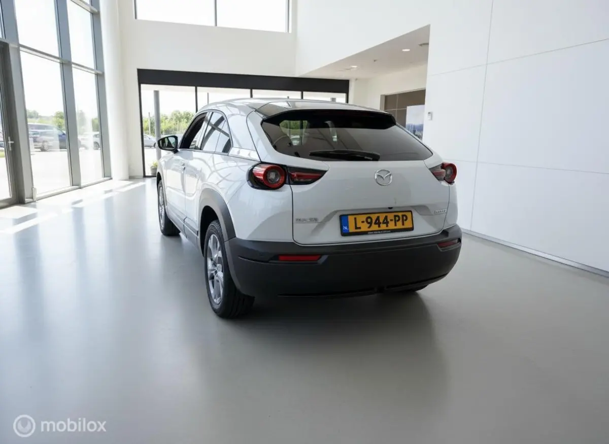 e-SkyActiv 145 Comfort 36 kWh | 45.188 km | SOH 93% | CCS | HUD