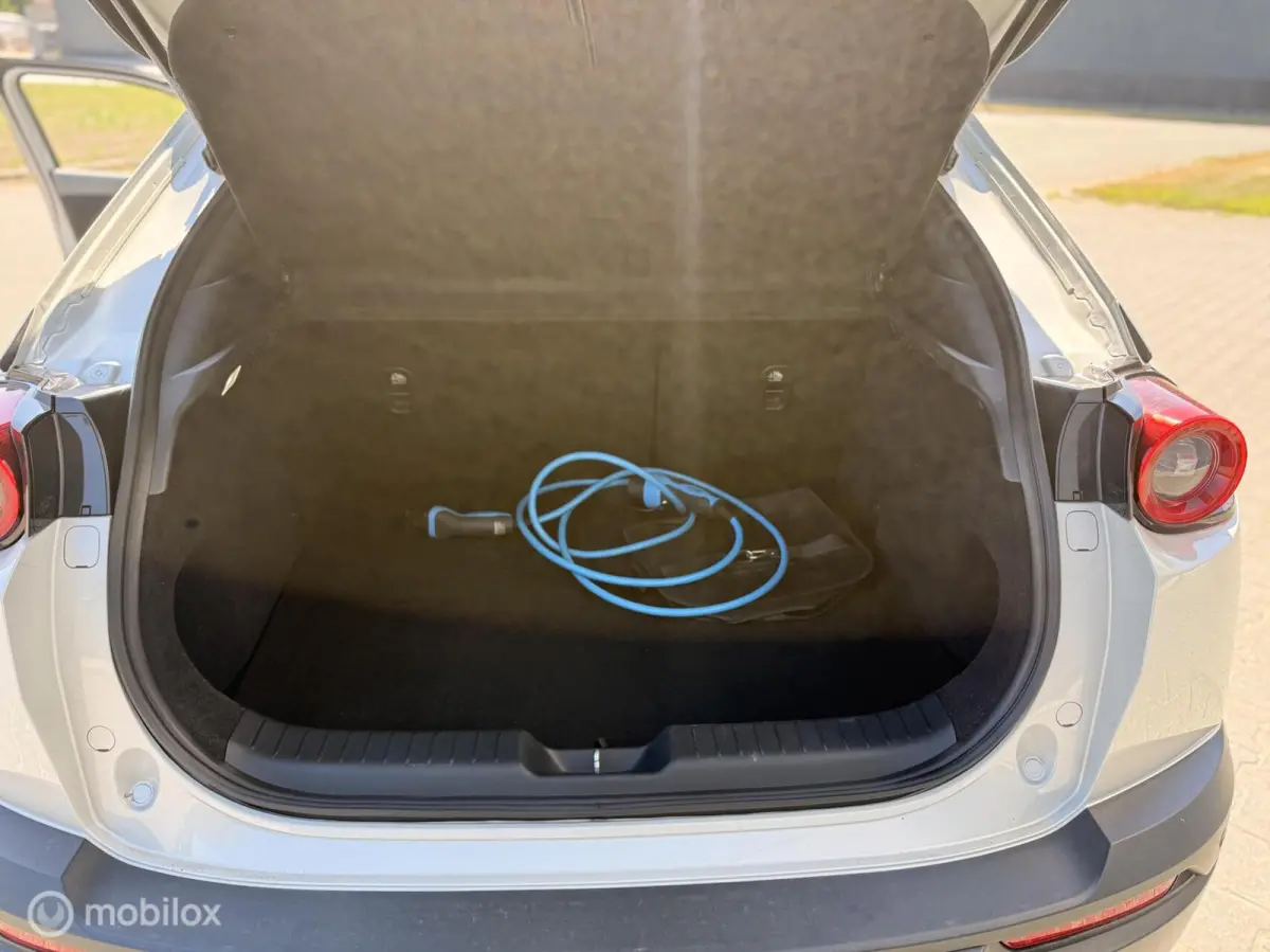 e-SkyActiv 145 Comfort 36 kWh | 45.188 km | SOH 93% | CCS | HUD