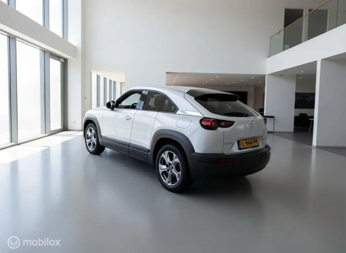 e-SkyActiv 145 Comfort 36 kWh | 45.188 km | SOH 93% | CCS | HUD