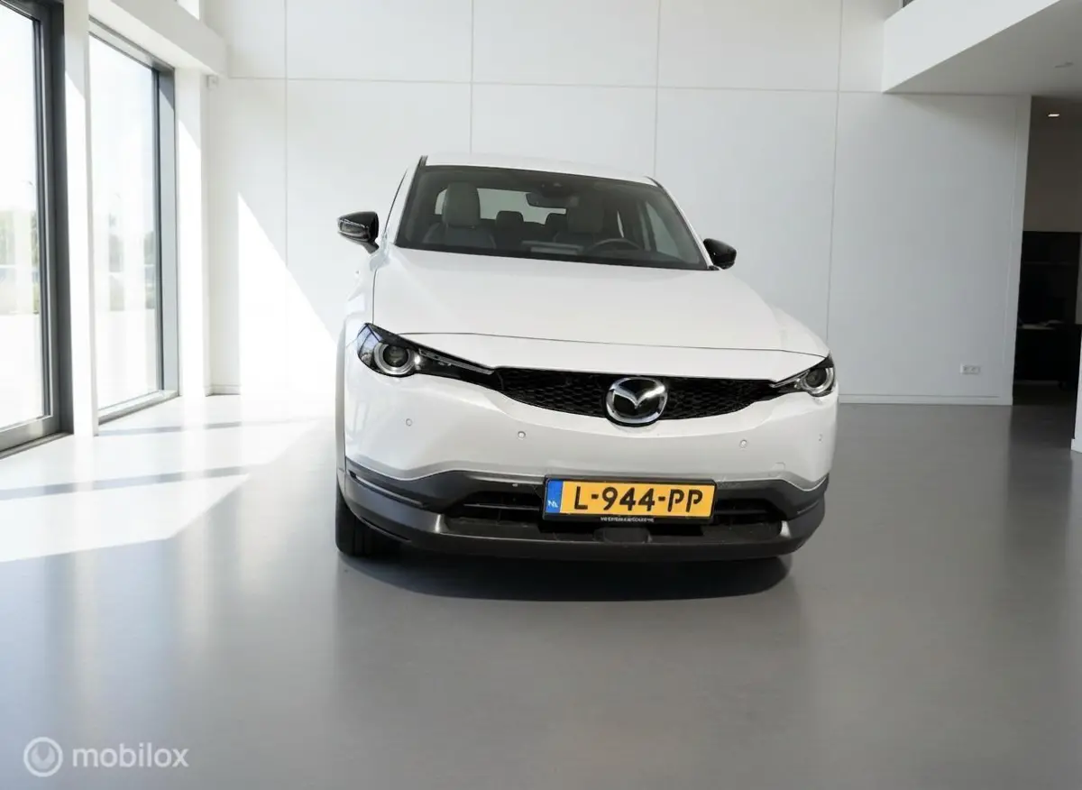 e-SkyActiv 145 Comfort 36 kWh | 45.188 km | SOH 93% | CCS | HUD