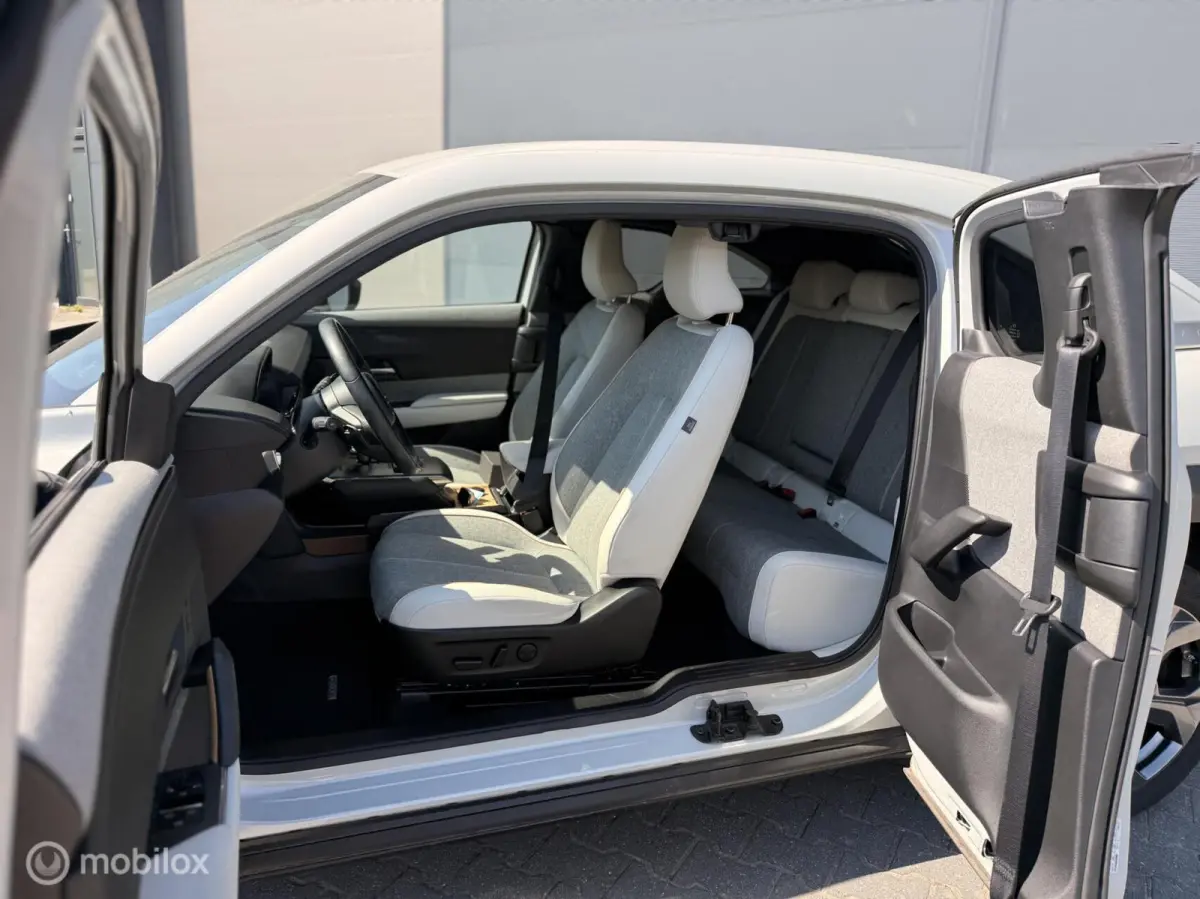 e-SkyActiv 145 Comfort 36 kWh | 45.188 km | SOH 93% | CCS | HUD