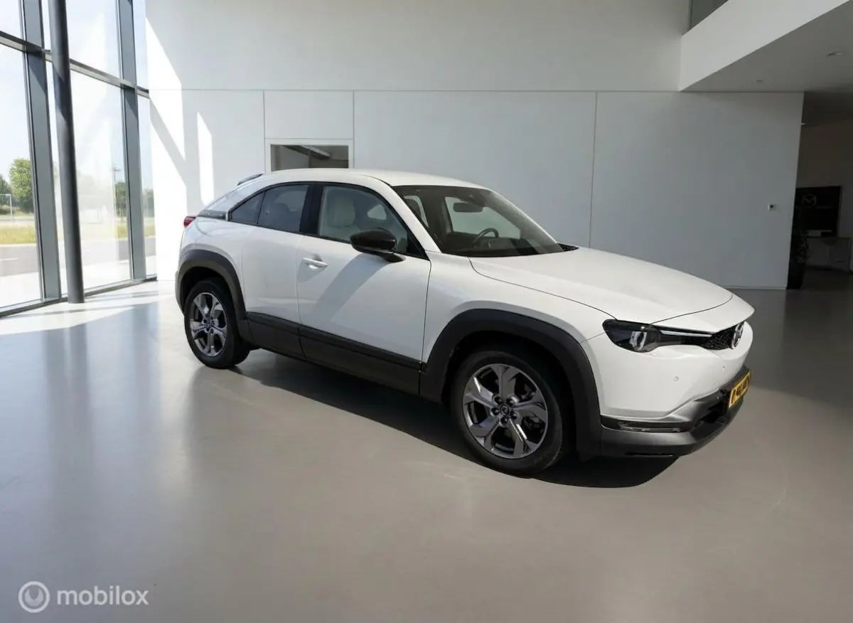 e-SkyActiv 145 Comfort 36 kWh | 45.188 km | SOH 93% | CCS | HUD