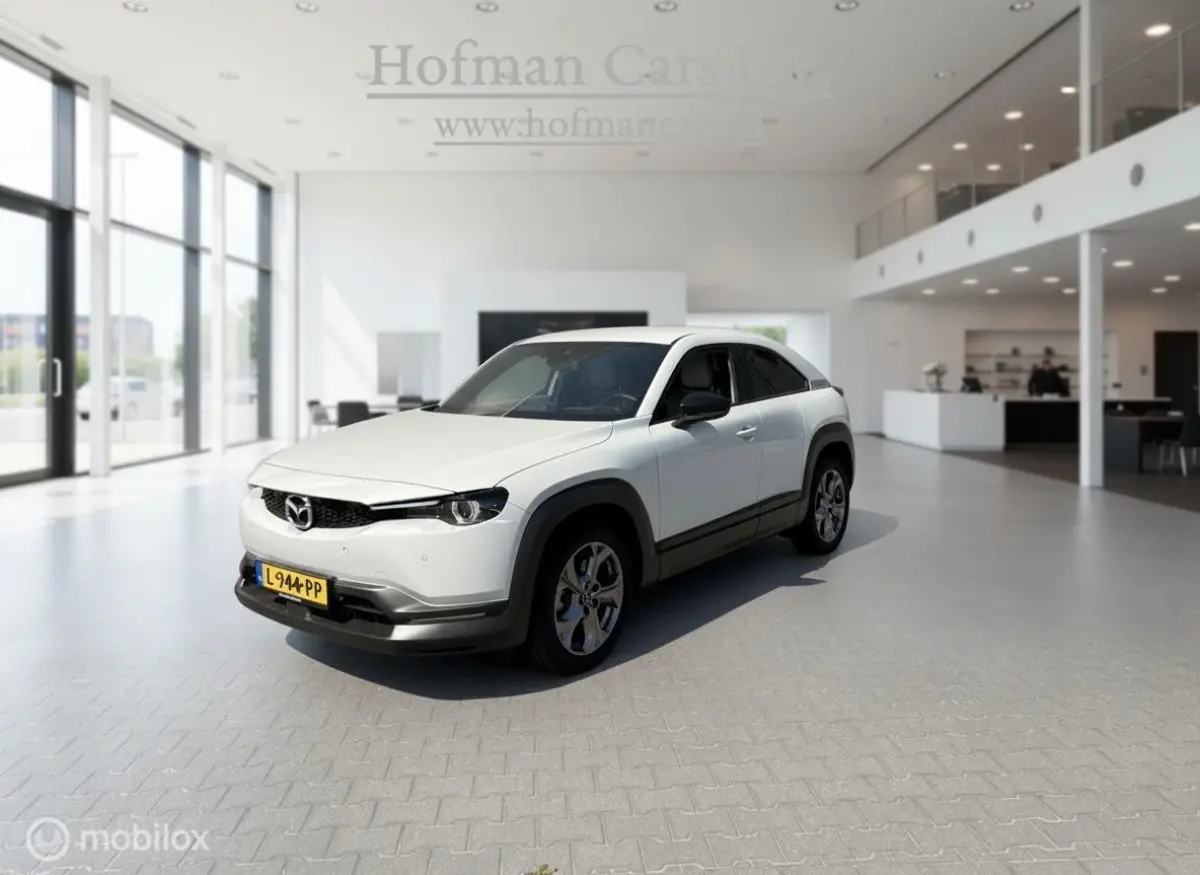 e-SkyActiv 145 Comfort 36 kWh | 45.188 km | SOH 93% | CCS | HUD