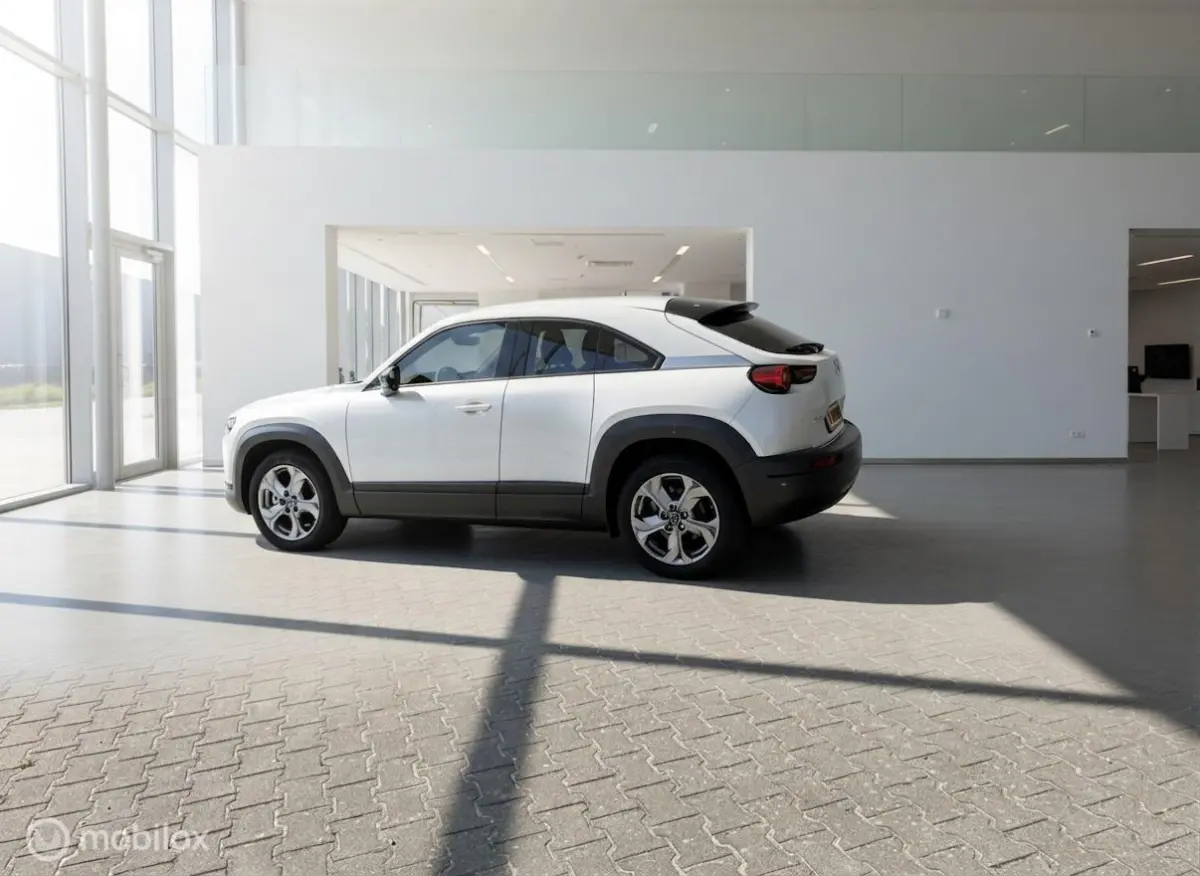 e-SkyActiv 145 Comfort 36 kWh | 45.188 km | SOH 93% | CCS | HUD