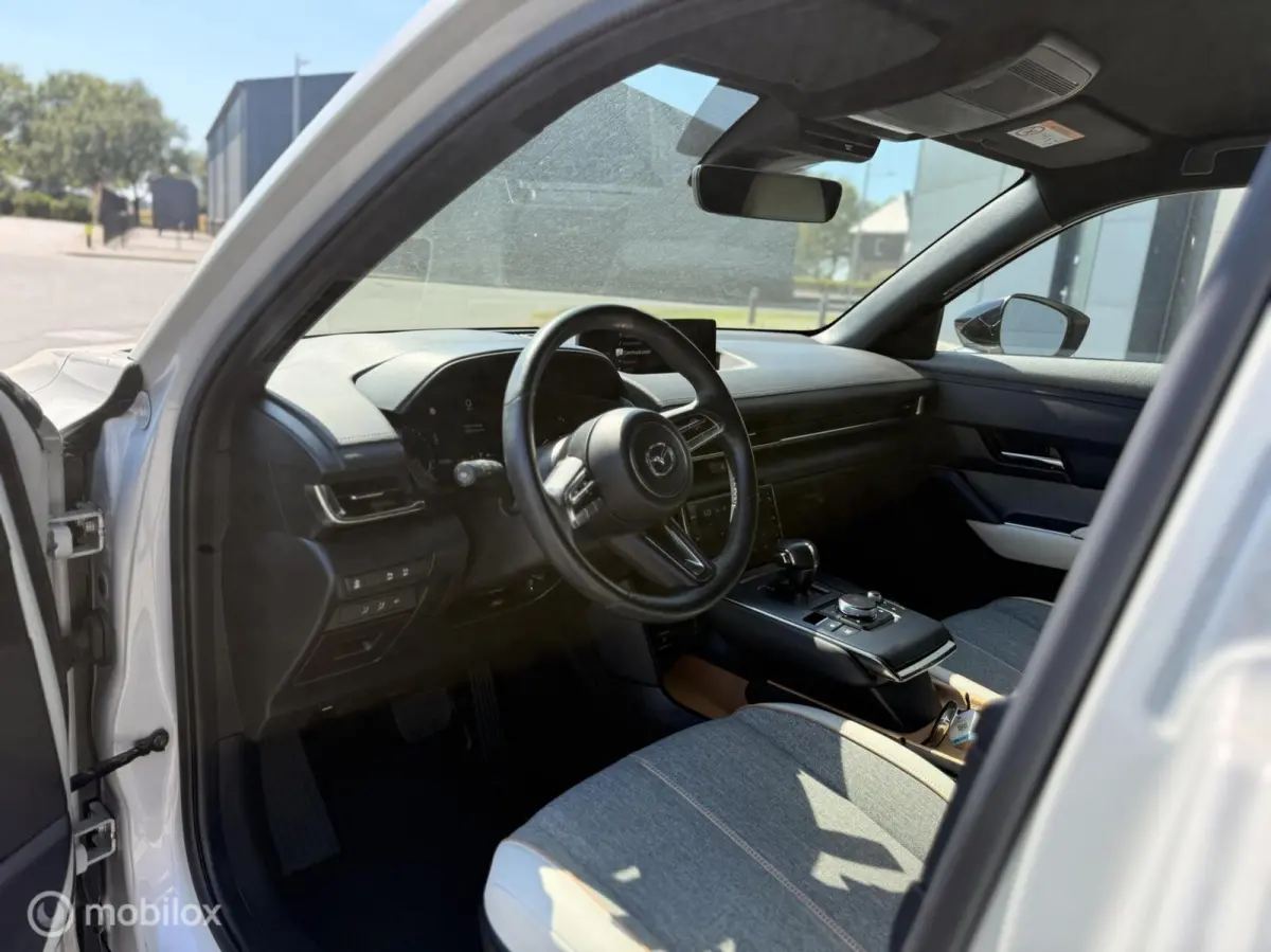 e-SkyActiv 145 Comfort 36 kWh | 45.188 km | SOH 93% | CCS | HUD
