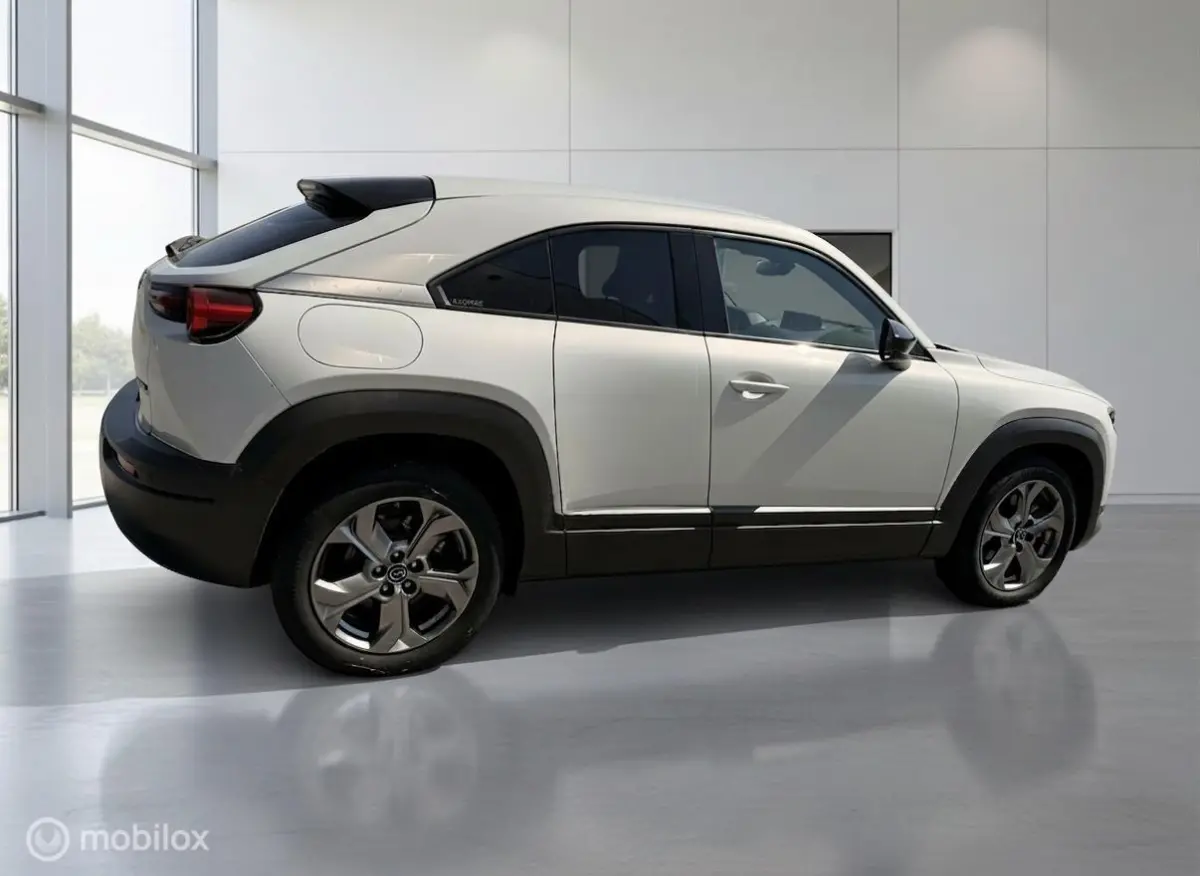e-SkyActiv 145 Comfort 36 kWh | 45.188 km | SOH 93% | CCS | HUD