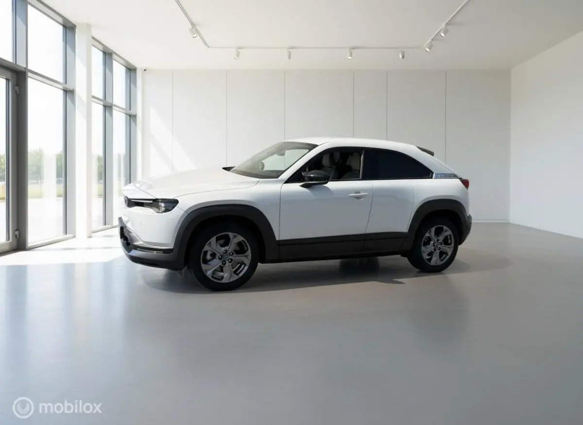 e-SkyActiv 145 Comfort 36 kWh | 45.188 km | SOH 93% | CCS | HUD