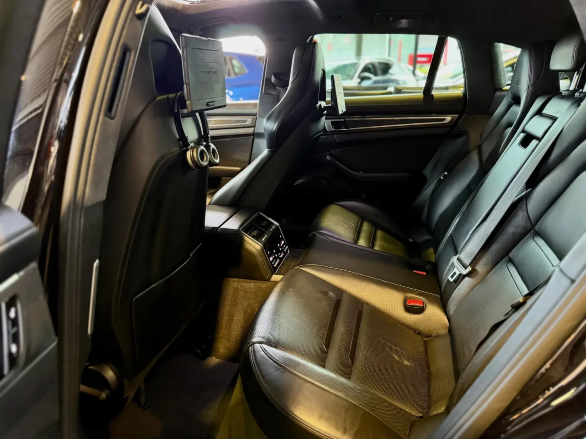 4.0 Turbo VOL!!!(Panorama, Sportuitlaat, 18-delige stoelen, Sport Chrono, Stoelkoeling, Etc)