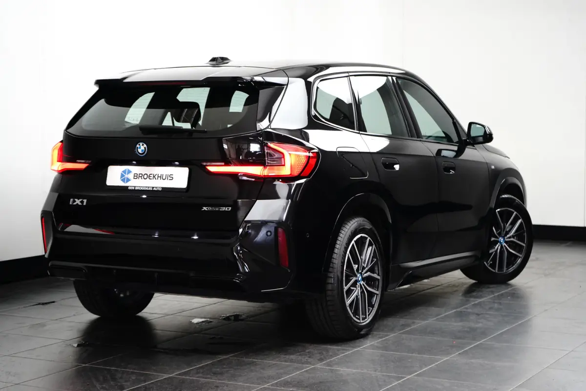 xDrive30 67 kWh M Sport | Camera | Cruise Control | BTW-Auto | Apple Carplay | Navigatie