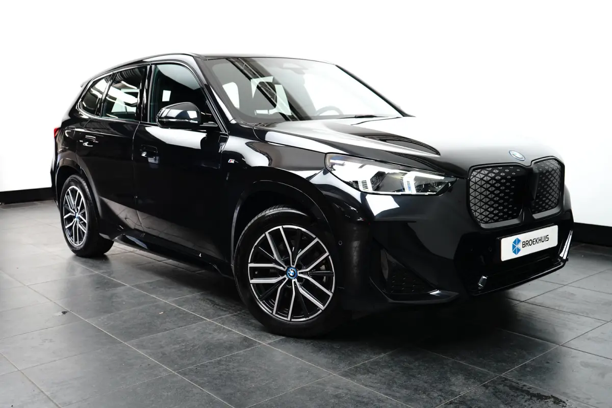 xDrive30 67 kWh M Sport | Camera | Cruise Control | BTW-Auto | Apple Carplay | Navigatie