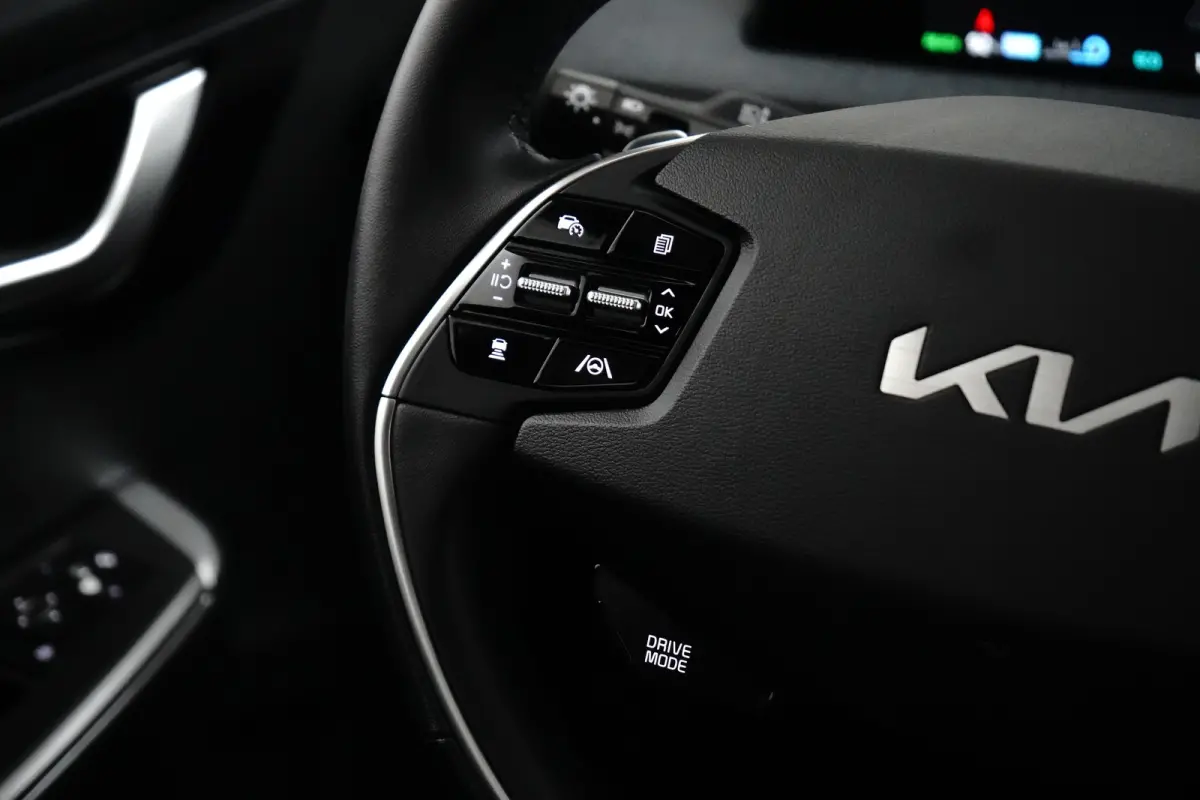 Edition 77.4 kWh | Stoelverwarming | Camera | Apple Carplay | Adap. Cruise | Leder | BTW-Auto