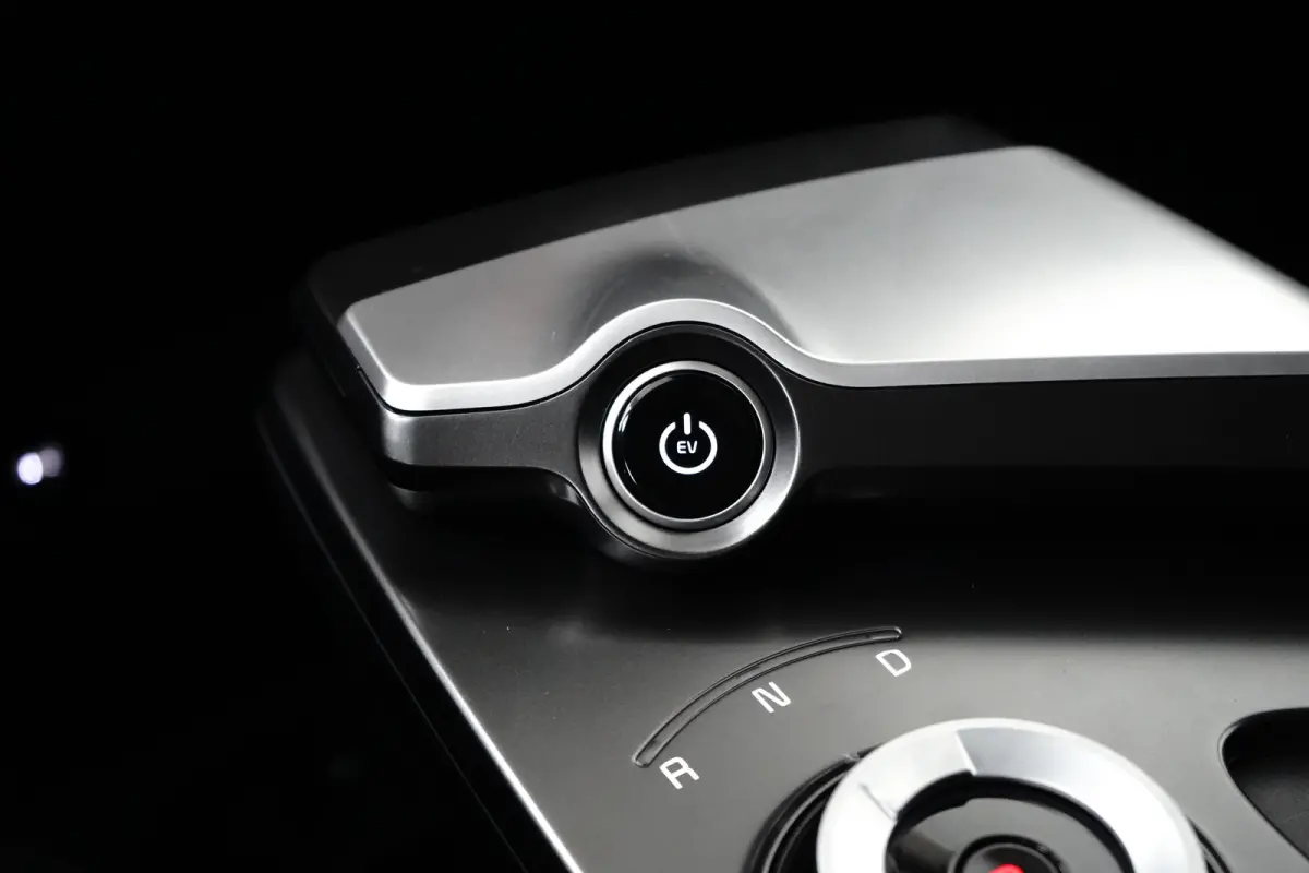 Edition 77.4 kWh | Stoelverwarming | Camera | Apple Carplay | Adap. Cruise | Leder | BTW-Auto