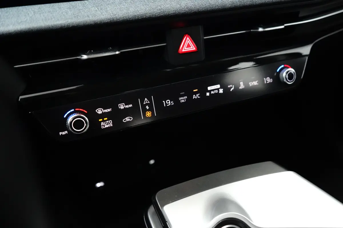 Edition 77.4 kWh | Stoelverwarming | Camera | Apple Carplay | Adap. Cruise | Leder | BTW-Auto