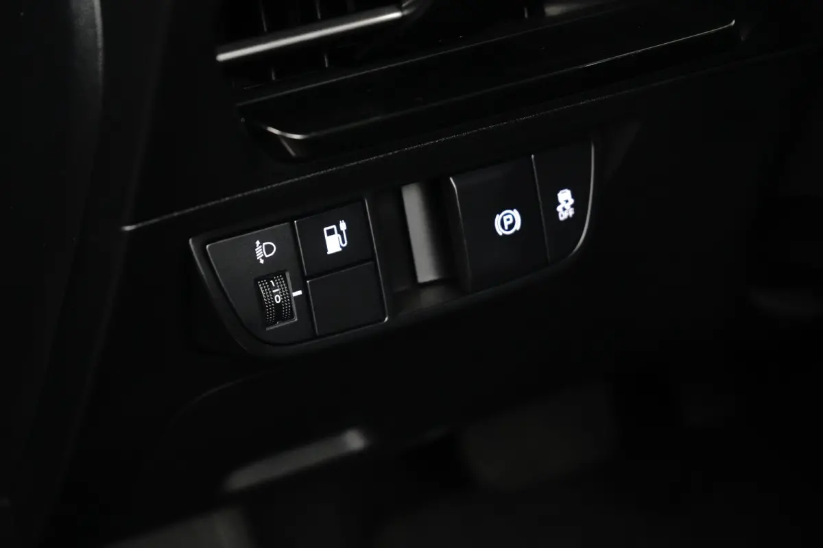 Edition 77.4 kWh | Stoelverwarming | Camera | Apple Carplay | Adap. Cruise | Leder | BTW-Auto