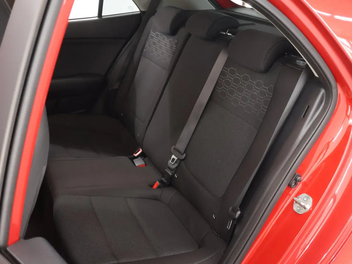 1.0 TGDI DynamicPlusLine | Keyless | Navigatie | Climate Control | Parkeercamera