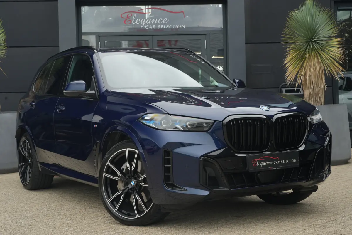 xDrive50e M Sport | 489 PK | Pano | HUD | 360° | Luchtvering | BMW X5 xDrive50e M Sport 489 PK Plug-in Hybrid met 3.0 zescilinder, xDrive, luchtvering, panoramadak, Head-Up Display, 360° c