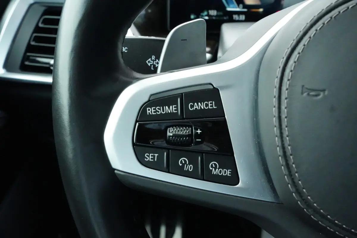 xDrive50e M Sport | 489 PK | Pano | HUD | 360° | Luchtvering | BMW X5 xDrive50e M Sport 489 PK Plug-in Hybrid met 3.0 zescilinder, xDrive, luchtvering, panoramadak, Head-Up Display, 360° c