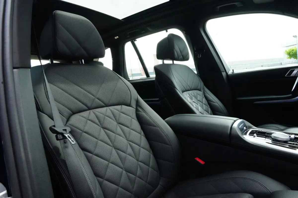 xDrive50e M Sport | 489 PK | Pano | HUD | 360° | Luchtvering | BMW X5 xDrive50e M Sport 489 PK Plug-in Hybrid met 3.0 zescilinder, xDrive, luchtvering, panoramadak, Head-Up Display, 360° c