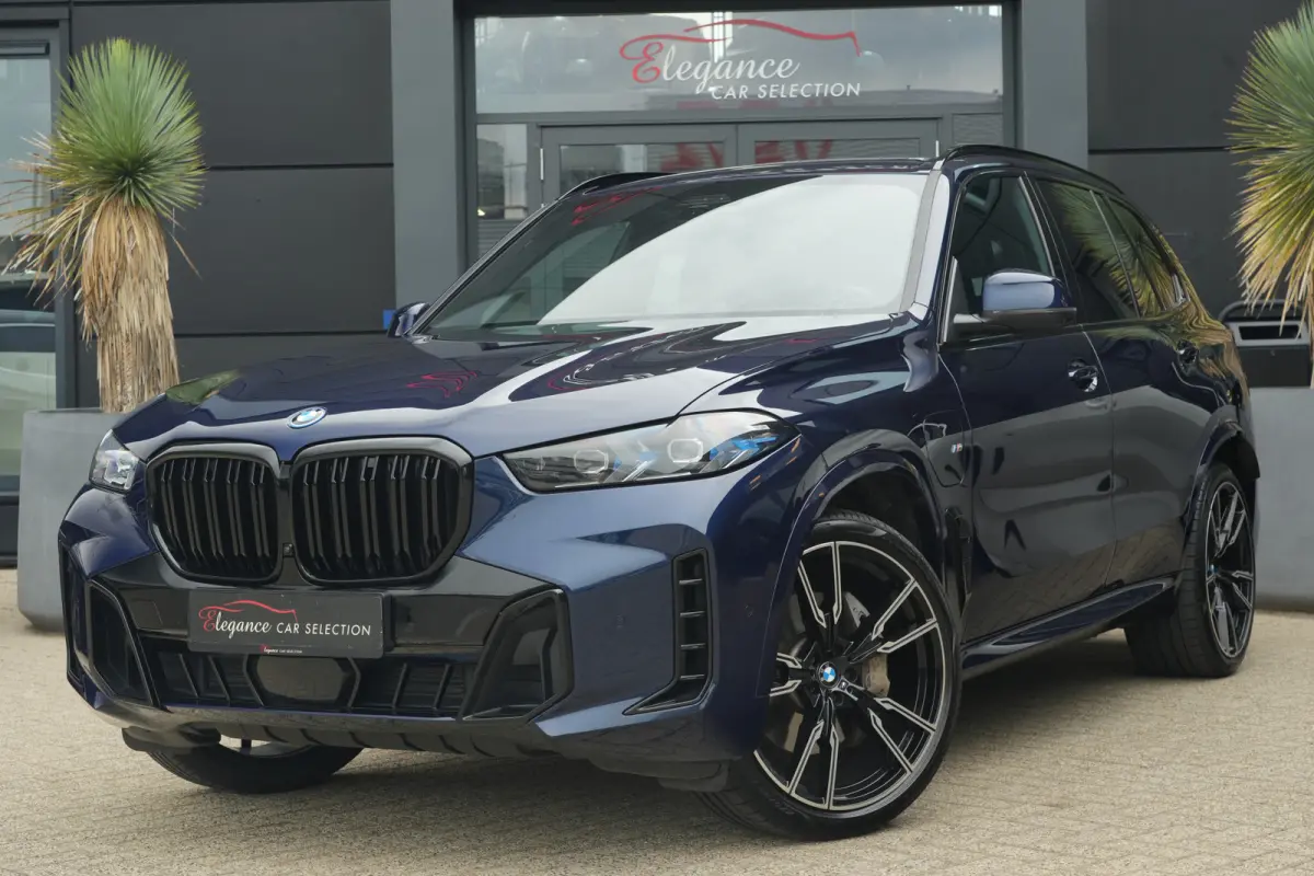 xDrive50e M Sport | 489 PK | Pano | HUD | 360° | Luchtvering | BMW X5 xDrive50e M Sport 489 PK Plug-in Hybrid met 3.0 zescilinder, xDrive, luchtvering, panoramadak, Head-Up Display, 360° c