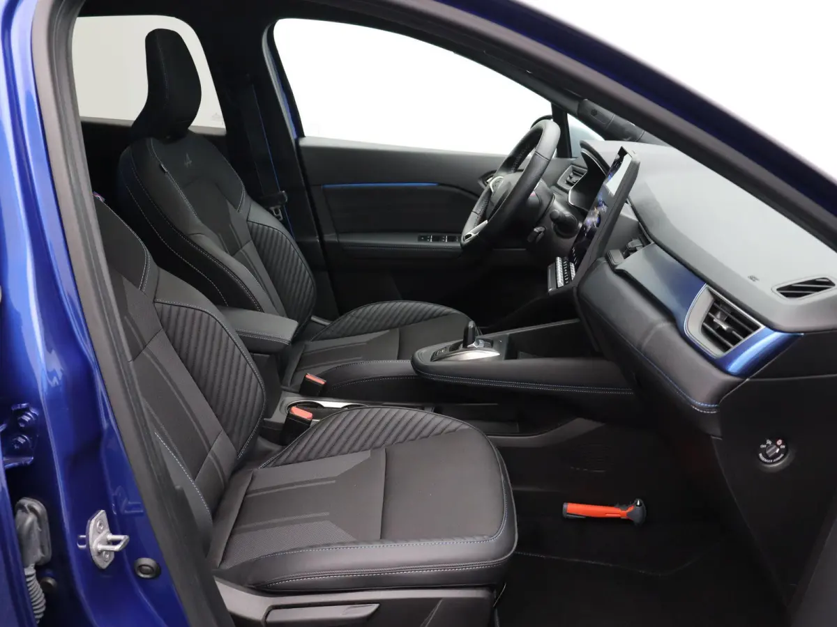 160pk E-Tech full hybrid Esprit Alpine | Schuif/Kanteldak | Adaptive Cruisecontrol | Harman Kardon | Google Navigatie | Stuurverwarming | Lichtmetalen Velgen 19" | Achteruitrijcamera |