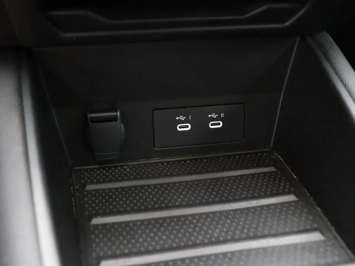 160pk E-Tech full hybrid Esprit Alpine | Schuif/Kanteldak | Adaptive Cruisecontrol | Harman Kardon | Google Navigatie | Stuurverwarming | Lichtmetalen Velgen 19" | Achteruitrijcamera |