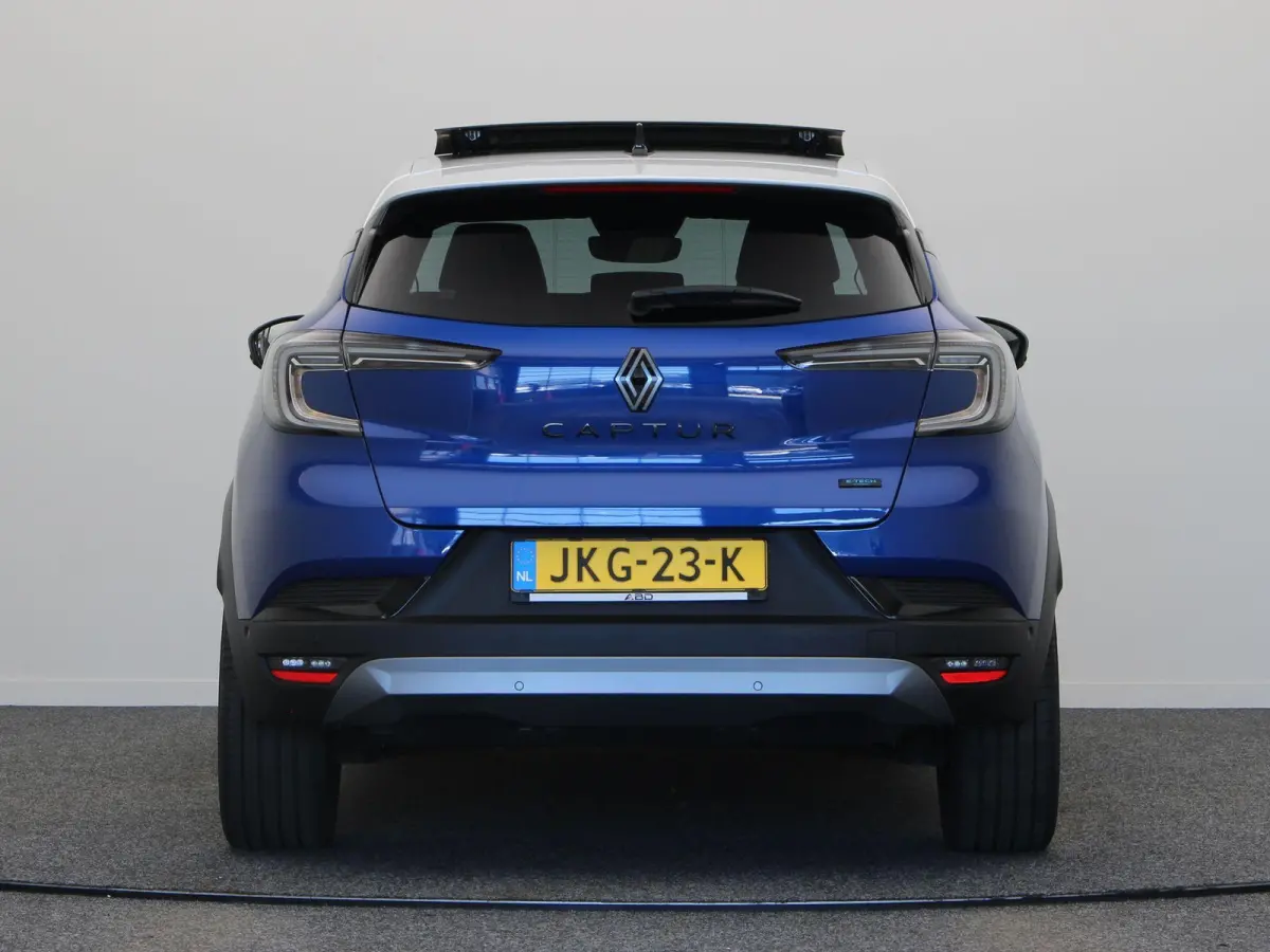 160pk E-Tech full hybrid Esprit Alpine | Schuif/Kanteldak | Adaptive Cruisecontrol | Harman Kardon | Google Navigatie | Stuurverwarming | Lichtmetalen Velgen 19" | Achteruitrijcamera |