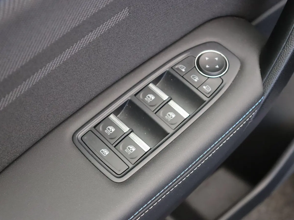 160pk E-Tech full hybrid Esprit Alpine | Schuif/Kanteldak | Adaptive Cruisecontrol | Harman Kardon | Google Navigatie | Stuurverwarming | Lichtmetalen Velgen 19" | Achteruitrijcamera |