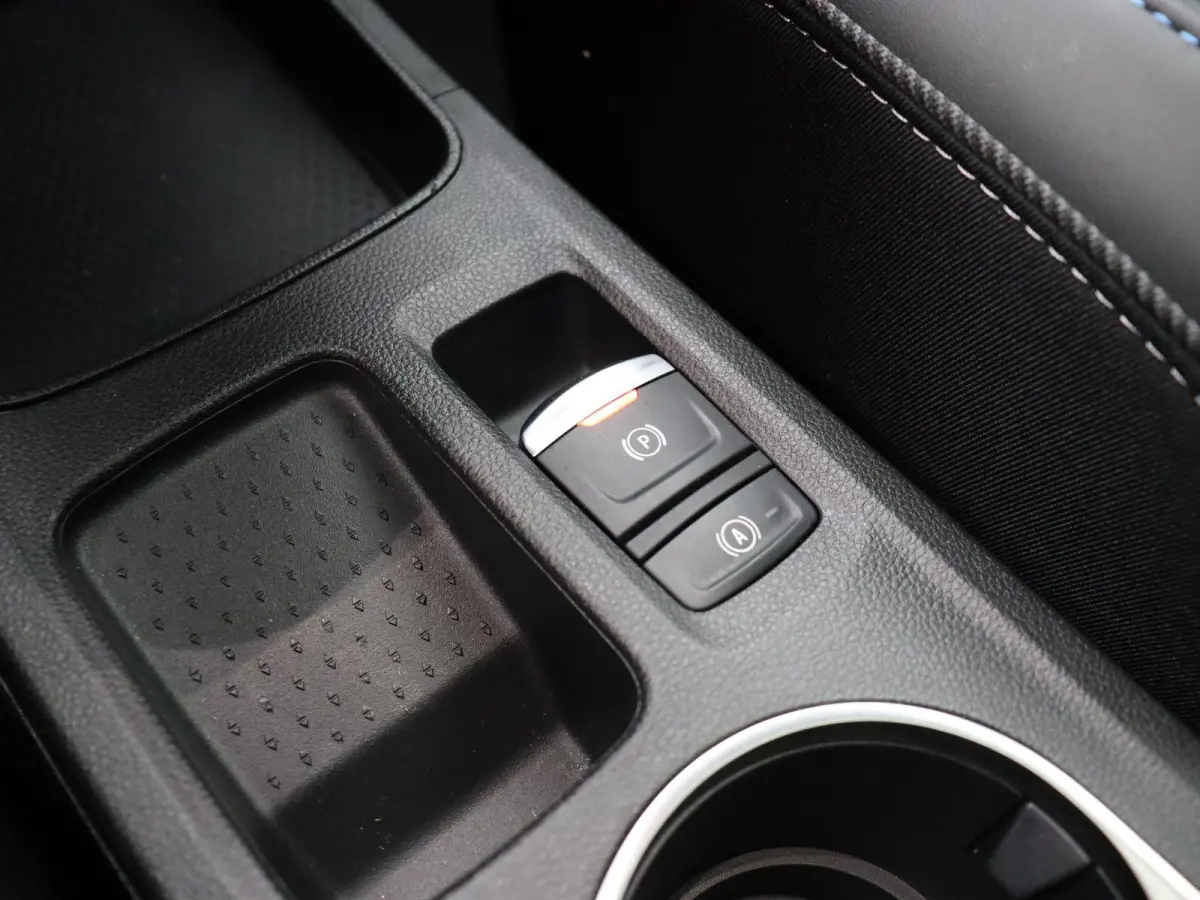 160pk E-Tech full hybrid Esprit Alpine | Schuif/Kanteldak | Adaptive Cruisecontrol | Harman Kardon | Google Navigatie | Stuurverwarming | Lichtmetalen Velgen 19" | Achteruitrijcamera |