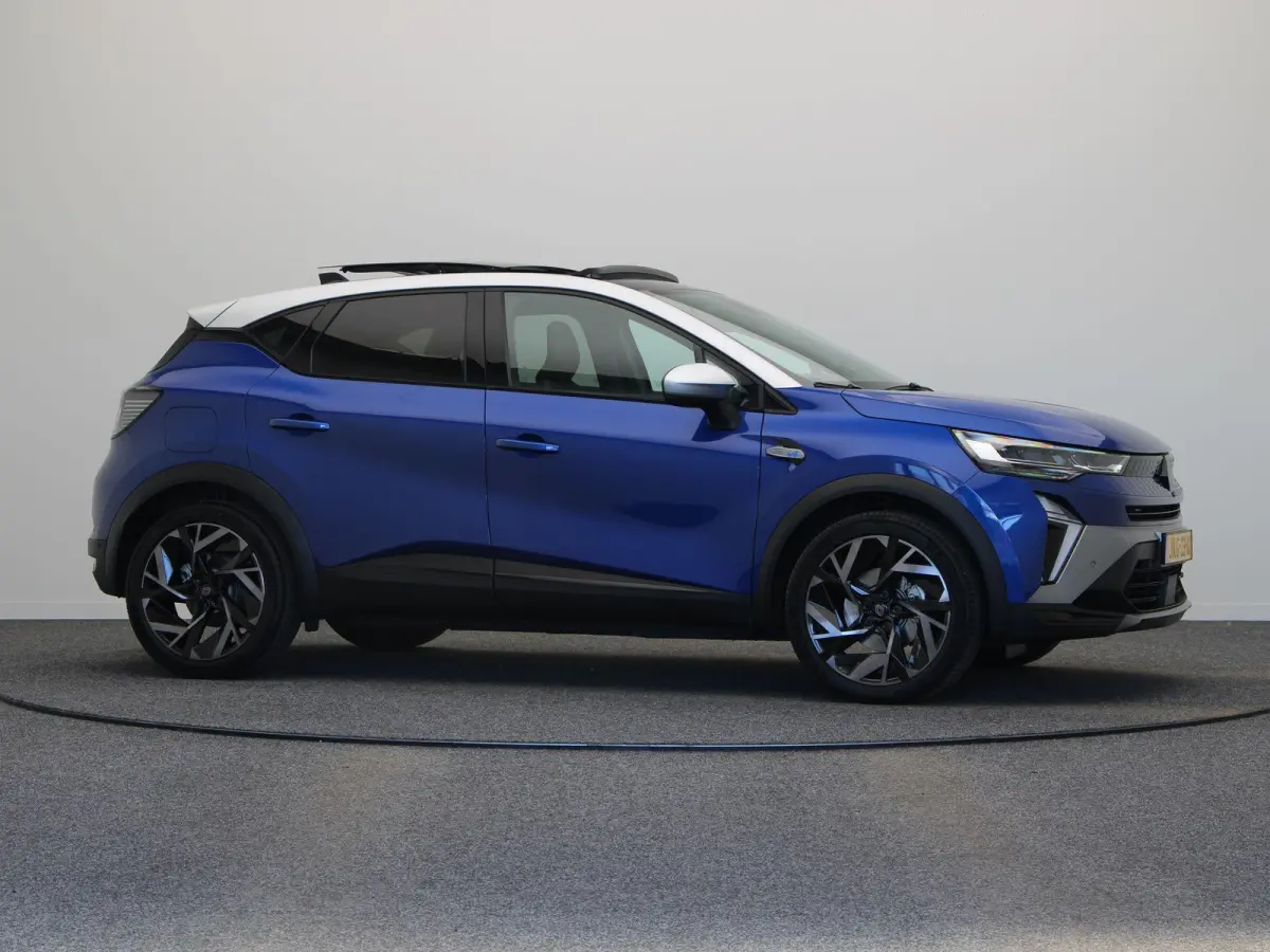 160pk E-Tech full hybrid Esprit Alpine | Schuif/Kanteldak | Adaptive Cruisecontrol | Harman Kardon | Google Navigatie | Stuurverwarming | Lichtmetalen Velgen 19" | Achteruitrijcamera |