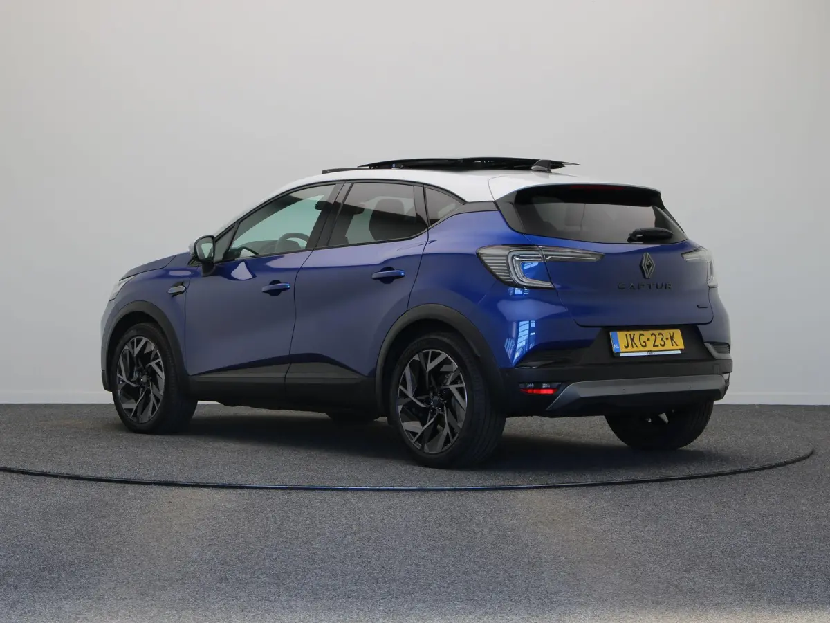160pk E-Tech full hybrid Esprit Alpine | Schuif/Kanteldak | Adaptive Cruisecontrol | Harman Kardon | Google Navigatie | Stuurverwarming | Lichtmetalen Velgen 19" | Achteruitrijcamera |