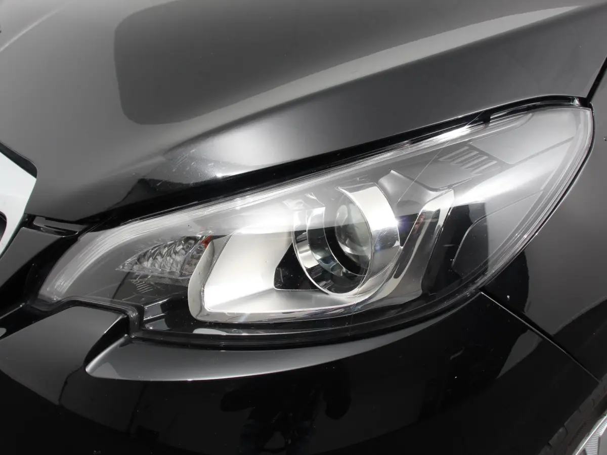 1.0 e-VTi Active Airco Bluetooth Led 5 deurs