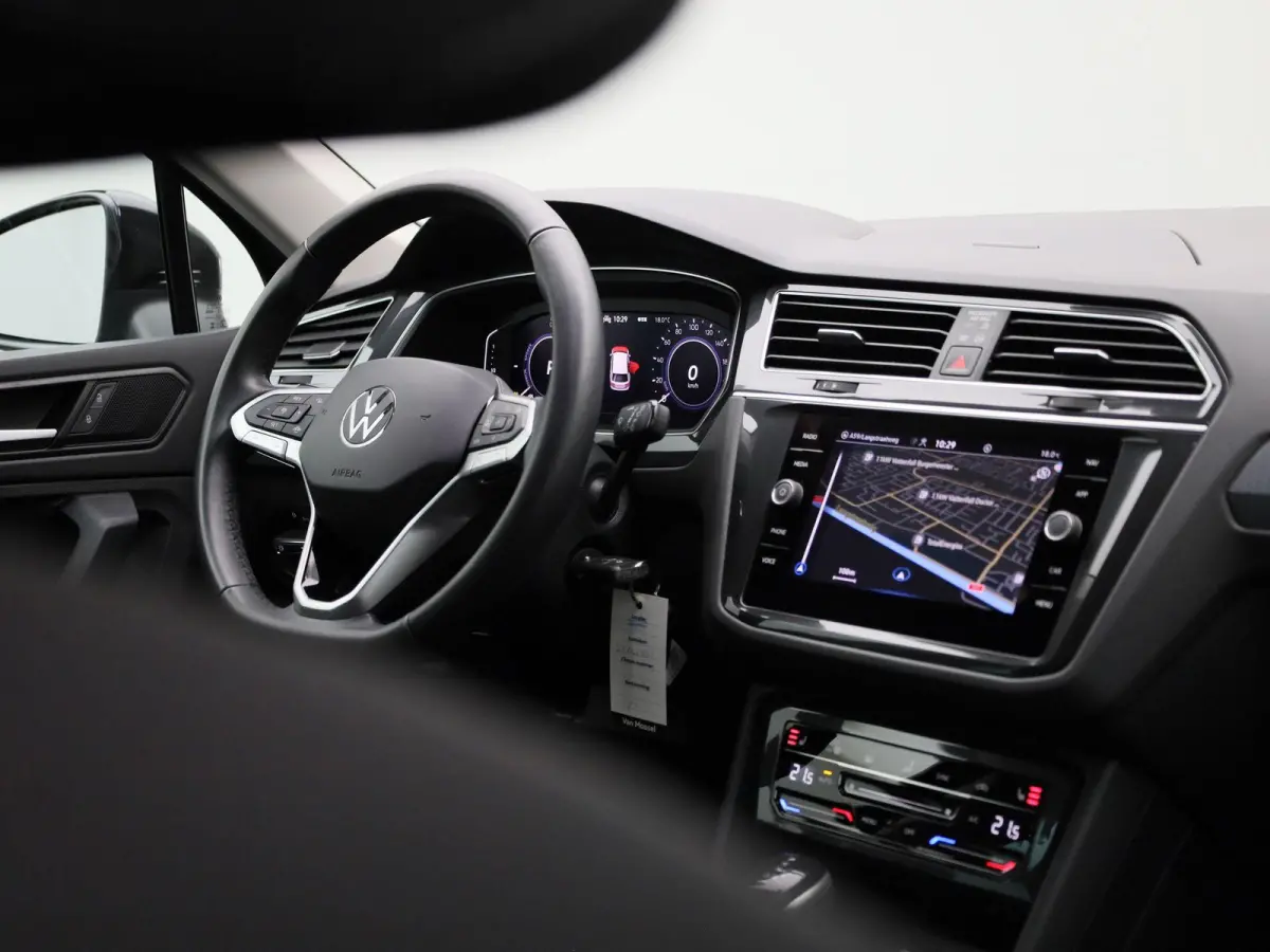 1.4 TSI eHybrid Life 245 PK| Dealeronderhouden | Navigatie | Stoelverwarming | Stuurwielverwarming | Achterklep Elektrisch | Climatronic | Digitale Cockpit | Achteruitrijcamera