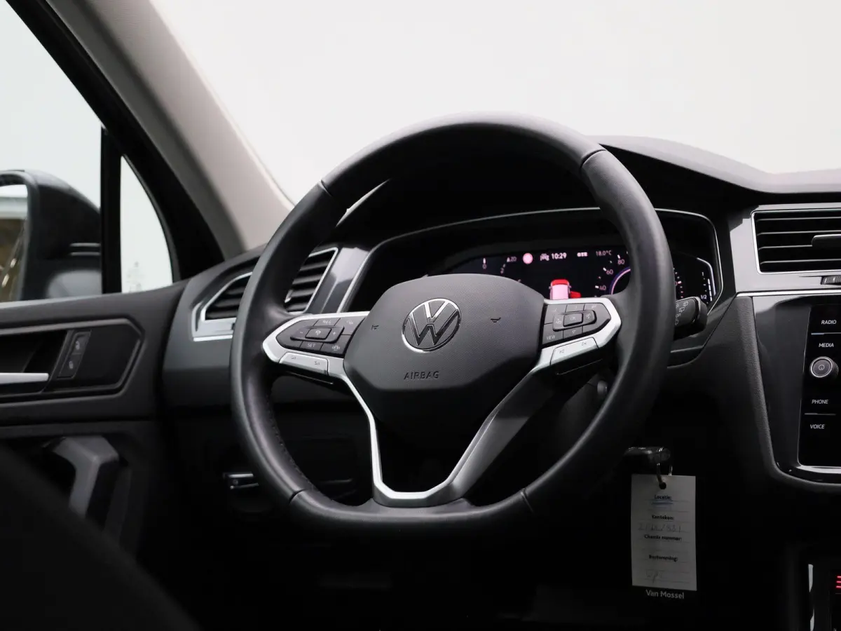 1.4 TSI eHybrid Life 245 PK| Dealeronderhouden | Navigatie | Stoelverwarming | Stuurwielverwarming | Achterklep Elektrisch | Climatronic | Digitale Cockpit | Achteruitrijcamera