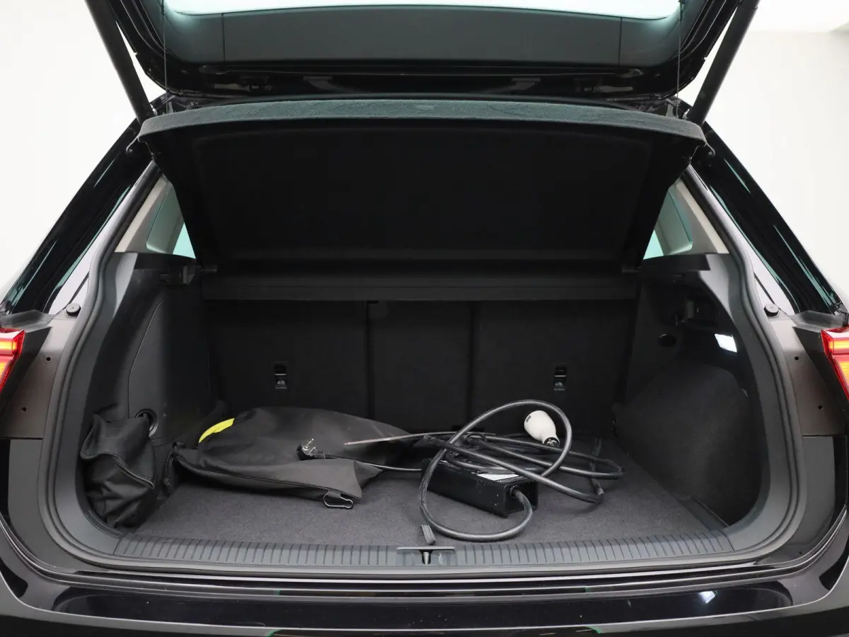 1.4 TSI eHybrid Life 245 PK| Dealeronderhouden | Navigatie | Stoelverwarming | Stuurwielverwarming | Achterklep Elektrisch | Climatronic | Digitale Cockpit | Achteruitrijcamera
