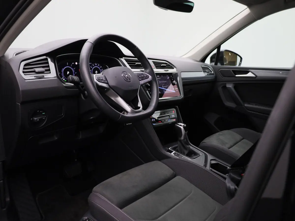 1.4 TSI eHybrid Life 245 PK| Dealeronderhouden | Navigatie | Stoelverwarming | Stuurwielverwarming | Achterklep Elektrisch | Climatronic | Digitale Cockpit | Achteruitrijcamera